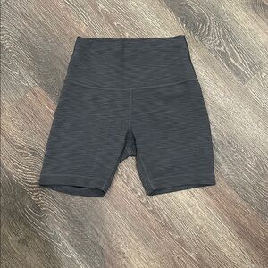 Lululemon Wunder Train 6-inch gray shorts - 4
